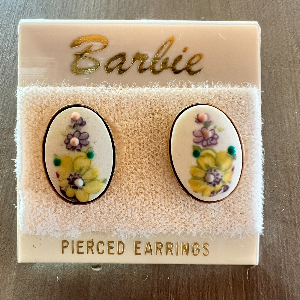 Vintage Barbie Earrings – Floral Oval Pierced Studs – 70s Retro Jewelry
